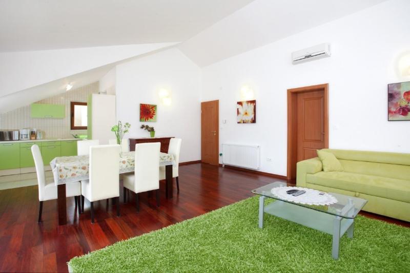 Apartments Tisno - Villa Mare Exterior photo